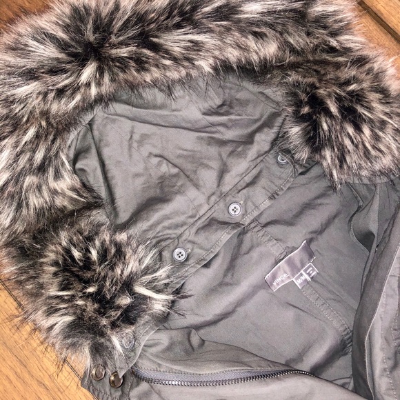 VINCE Grey Jacket with Faux Fur (FITS LIKE AN XS) - Picture 7 of 8